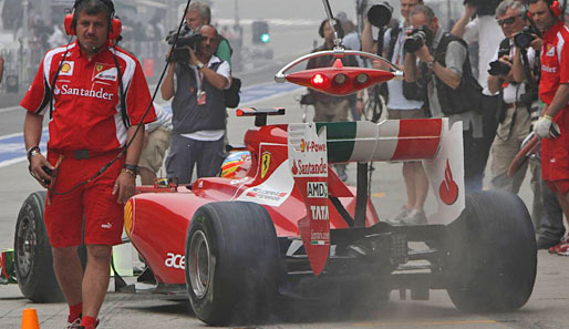 Wenn der Ferrari mal lief, war er nicht sonderlich schnell. Die Roten kamen im Training nicht an die Zeiten von Mercedes heran