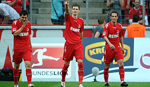 Köln - Leverkusen 2:0: Doppeltorschütze Milivoje Novakovic (M.) sicherte den Kölnern drei wichtige Punkte im Abstiegskampf