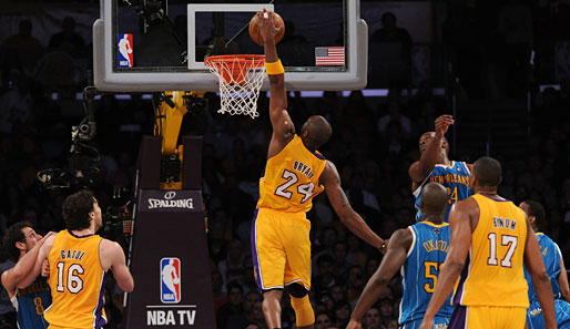 Kobe Bryant hat einen kaputten linken Knöchel, aber das ist dem Lakers-Superstar doch egal! Gegen New Orleans ließ es Bryant in den NBA-Playoffs dennoch krachen