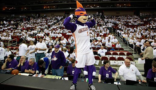 In der NBA Development League laufen schon die Finals: Surge, das Maskottchen der Iowa Energy, heizt die Stimmung an
