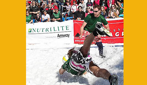 Seit 2009 sorgen im Alpenland Volleyballer im Rahmen der "Snow Volleyball Tour powered bei Amway" für Furore