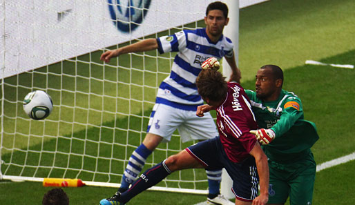 Benedikt Höwedes erzielte per Kopf das 3:0 für den FC Schalke. Flankengeber, dieses Mal von der Eckfahne aus, war erneut Farfan