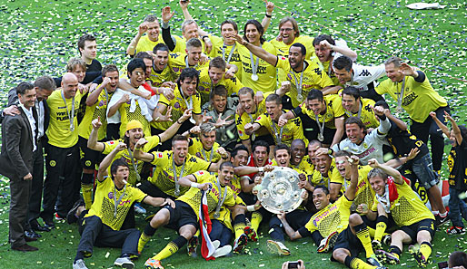Helden in schwarz und gelb! Das BVB-Team feiert die Meisterschaft