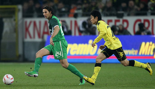 Platz 9: Claudio Pizarro (l.) fehlte Werder Bremen zwar einige Spiele, kam aber dennoch auf 14 Scorerpunkte (9 Tore/5 Vorlagen) in seinen 22 Einsätzen