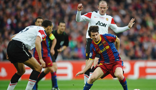 Lionel Messi ist so was wie der Fußball-Bolt: Flink, unaufhaltsam, nicht von dieser Welt. Selbst Wayne Rooney sagt sich: Don't touch him!