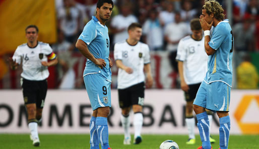 Ganz im Gegensatz zu Luis Suarez und Diego Forlan. Uruguays Offensive brachte die deutschen Verteidiger immer wieder in Bedrängnis