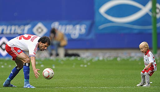 Vorfahrt für den Nachwuchs! Teure Stars wie Ruud van Nistelrooy kann sich der HSV trotz TV-Einnahmen in Höhe von 25,95 Millionen Euro in Zukunft nicht mehr leisten