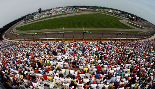 Monaco? Was ist das? Nur der Indianapolis Motor Speedway, der größte Nudeltopf der Welt, lässt die Herzen der Rennsportfans jenseits des Atlantiks höher schlagen