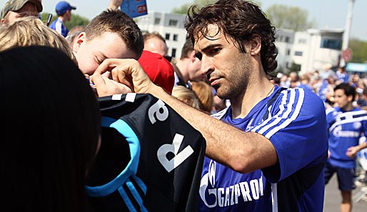 Seit Dienstag ist Schalkes Superstar Raul im Trainingslager mit von der Partie. Seine Autogramme werden auch in Baabe heiß begehrt sein