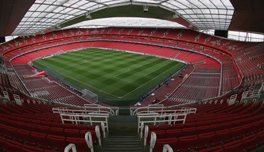 Auf Platz 7 mit 60.029 Zuschauern liegt das Emirates Stadium von Arsenal. Im Juli 2006 öffneten die Pforten und lösten das Highbury ab