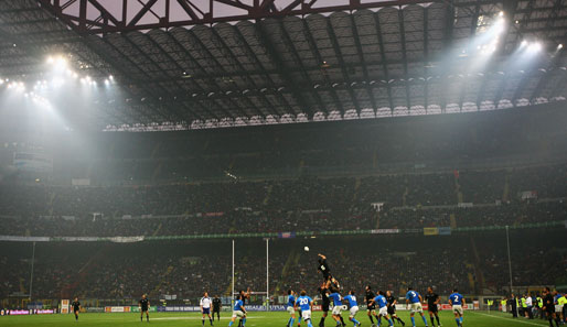 Der zweite Mailänder Klub - der AC Mailand - findet sich auf Platz 11 wieder mit einem Zuschauerschnitt von 48.984.