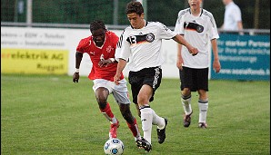Rani Khedira vom VfB Stuttgart ist der kleinere Bruder von Nationalspieler Sami Khedira. Seine Heimat ist ebenfalls das defensive Mittelfeld