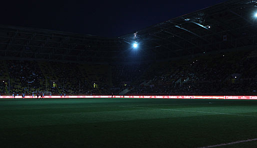 Kuriose Szene in Dresden: In der 73. Minute fiel für elf Minuten der Strom aus in der WM-Arena