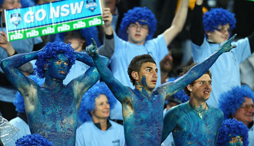 Die Rugby-Fans der News South Wales Blues kamen schon total blau ins Stadion und sorgten für ordentlich Stimmung im Spiel der Queensland Maroons