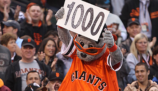 There it is! Die San Francisco Giants feiern den 1000. Karriere-Strikeout von Pitcher Tim Lincecum im MLB-Spiel gegen die Washington Nationals