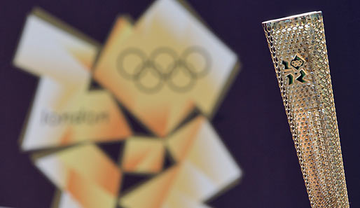 So sieht sie aus, die Fackel, auf der das olympische Feuer für London 2012 um die Welt getragen wird. Bald geht es nach Olympia, dort wird es heiß