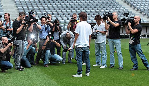 Ein riesiges Medienaufkommen erwartete Takashi Usami in der Allianz Arena. Es waren auch viele Journalisten aus Japan anwesend