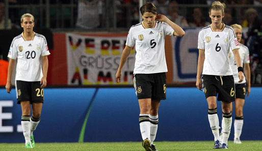 ...das deutsche Team bliebt dagegen nur die große Trauer. Nichts wurde es mit dem Titel-Hattrick nach 2003 und 2007