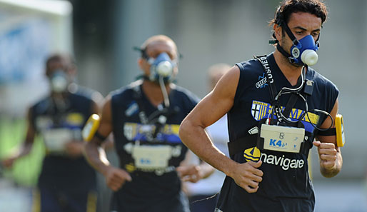 Trainingslager des FC Parma: Wo erwachsene Männer Star Wars spielen. Raffaele Palladino beim Fitness-Test