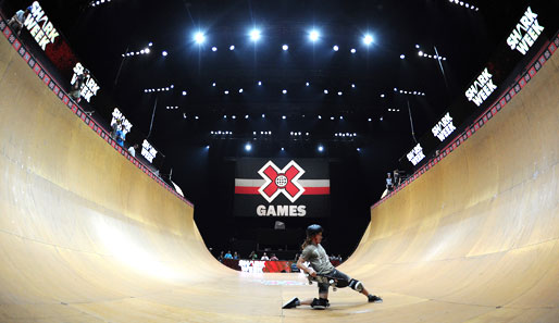 Shaun White mal nicht auf dem Snow-, sondern dem Skateboard - bei den 17. X Games in L.A. Da ist offenbar noch Luft nach oben