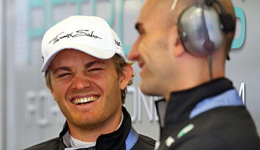 Mercedes-Kollege Nico Rosberg hatte gut lachen. Denn er stellte seinen Silberpfeil auf die sechste Position