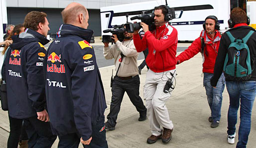 Red Bull stand vor Beginn des Qualifyings im Fokus der Kamerateams. Das hatte aber keine sportlichen, sondern rein politische Gründe