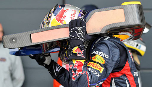 Sebastian Vettel hatte in seiner schnellsten Runde ein kleines Brett vor dem Kopf und verschaltete sich. Sonst hätte er vielleicht wieder ganz vorne gestanden