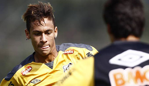 Auch im Training ist der 19-jährige Neymar hochkonzentriert bei der Sache. Dieses Bild zeigt den Stürmer im August diesen Jahres