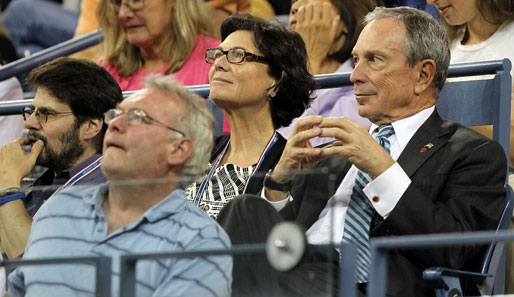Hurrikan Irene ist zum Glück Geschichte: Der Bürgermeister von New York, Michael Bloomberg, kann recht entspannt beim Tennis sitzen