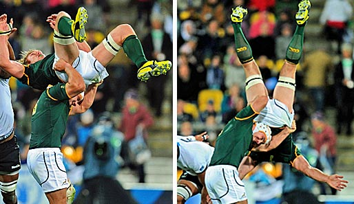Welcome to the WWE! Was nach Wrestling aussieht, ist tatsächlich die Rugby-WM. Die Südafrikaner (!) Schalk Burger (!) und Heinrich Brussow (!) in Aktion