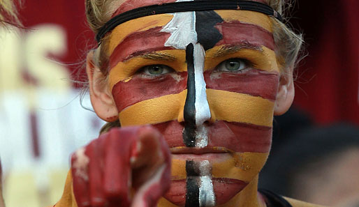 Der College-Football zieht die besonders skurrilen Fans an. Hier eine Florida-State-Seminolen-Indianerin vor dem Spiel gegen Oklahoma