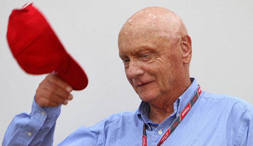 Welcher Glatzenträger kennt den Begriff der "Fleischmütze" nicht? Niki Lauda lupft seine Kappe eher selten, aber in Singapur machte er eine Ausnahme