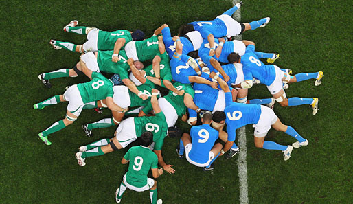 Im letzten Spiel der Gruppenphase kam es zum Showdown zwischen Irland und Italien. Der Gewinner war sicher in der Endrunde: Irland siegte deutlich mit 36:6