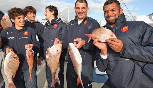 Und gleich noch ein Einsatz für Scooter. Vor dem WM-Halbfinale ging das Rugby-Team der Franzosen in Neuseeland auf Fischfang