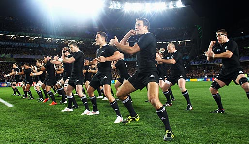Vor dem Rugy-WM-Halbfinale zwischen Neuseeland und Australien legen sich die All Blacks ihren Gegner mit dem Haka zurecht