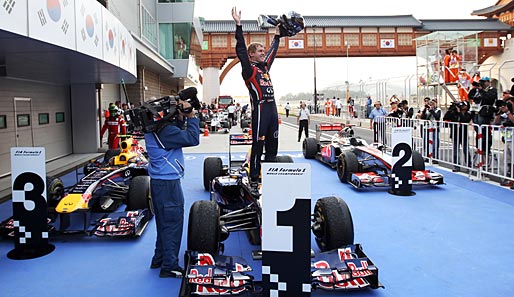 Sebastian Vettel gewinnt auch mit den Füßen steuernd und freihändig in Südkorea. Ein würdiger Weltmeister