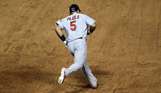 Der Mann des Tages: Albert Pujols von den Cardinals zog im dritten Spiel der World Series einsam seine Runden. Dreimal buchsierte er den Ball über die Stadionbegrenzung