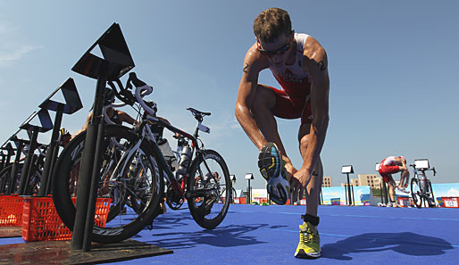 Das Schuh-Wechsel-Training hat sich gelohnt: Brent McMahon hat nach dem Radfahren beim Triathlon der Panamerika-Spiele den Laufteil noch vor sich