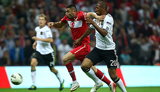 Türkei - Deutschland 1:3: Jerome Boateng (r.) und seine DFB-Kollegen erlebten in der Türkei eine hart umkämpfte Partie