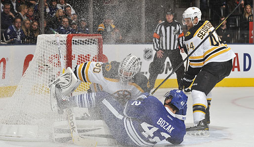 Bruins-Keeper Tim Thomas ließ weder Puck noch Gegenspieler ins Tor. Boston deklassierte die Toronto Maple Leafs mit 7:0