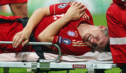 Die Freude über den Sieg wurde allerdings stark getrübt: Bastian Schweinsteiger zog sich eine schwere Schulterverletzung zu