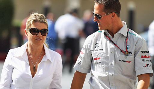Michael Schumacher brachte seine Ehefrau Corinna mit nach Abu Dhabi. Kein Wunder, die Yas-Marina-Insel bietet ja auch einiges für Kurzurlauber