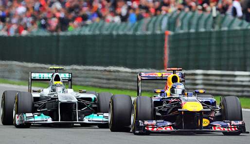 BELGIEN-GP: Das Rennen begann turbulent. Nico Rosberg übernahm im Mercedes die Führung. Doch die holte sich dann Sebastian Vettel und gab sich nicht mehr ab