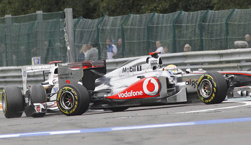 BELGIEN-GP: Lewis Hamilton war in dieser Phase der Saison total neben der Kappe. In Spa kollidierte er völlig unnötig mit Kamui Kobayashi