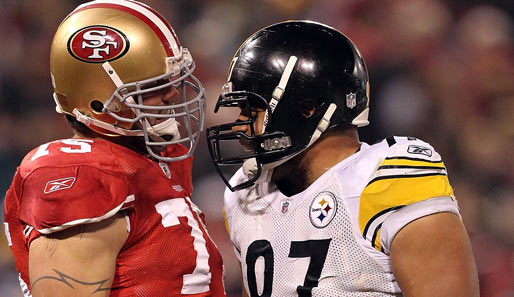 Wenn zwei starke Männer sich näher kommen, dann prickelt die Luft... So geschehen beim Duell der Pittsburgh Steelers gegen die San Francisco 49ers