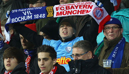 VfL Bochum - Bayern München 1:2: Fanfreundschaften werden auch im Pokal gepflegt. Und die Merchandising-Abteilung freut sich