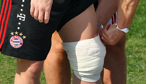Apropos Körpereinsatz: Toni Kroos ließ sich am Freitagmorgen am linken Knie behandeln und bandagieren
