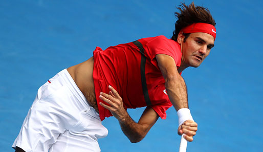 Roger Federer mühte sich lange gegen Ivo Karlovic, ehe er letztlich doch in drei Sätzen mit 7:6, 7:5, 6:3 gewann