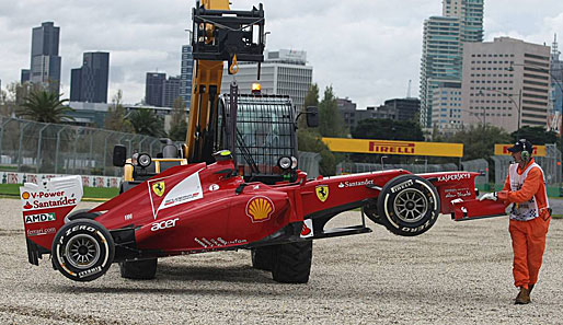 Der Ferrari am Haken. Fast so etwas wie das Sinnbild des total verkorksten Saisonauftakts der Scuderia