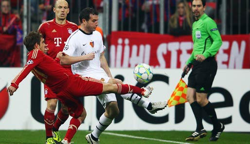 Die Stürmer des FC Basel machten in der ersten Hälfte keinen Stich gegen die starke Bayern-Verteidigung